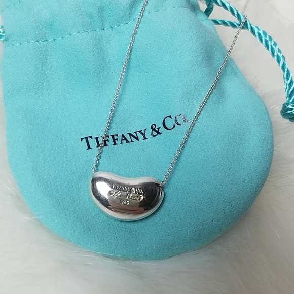 bean design pendant